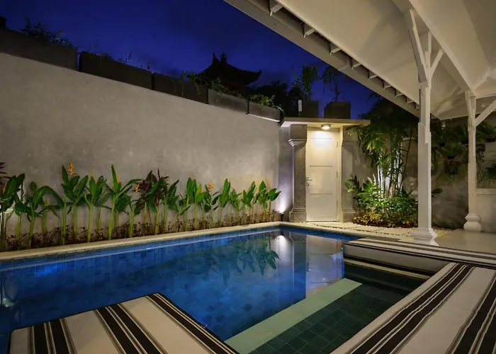 Retreat - 4 Bedrooms Close To Eat Street * Seminyak (Bali)