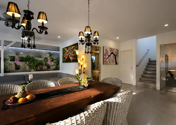 Villa Retreat - 4 Bedrooms Close To Eat Street *